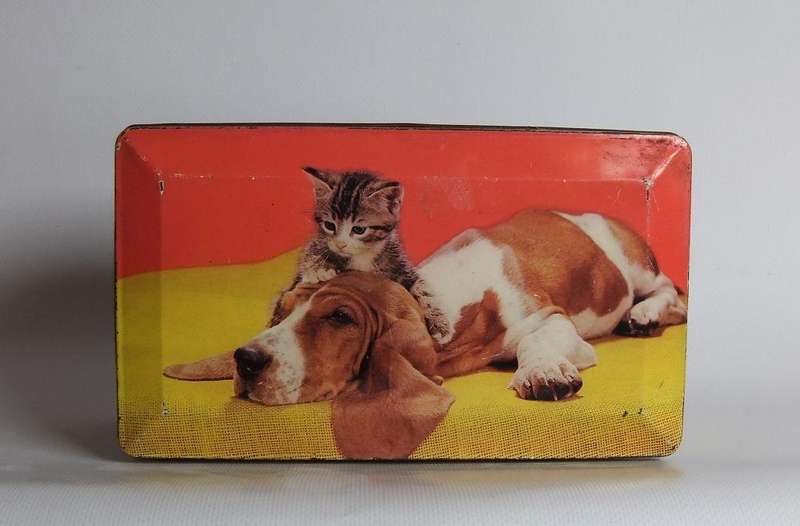 UNDER R100 - Vintage tin - Pyotts biscuits
