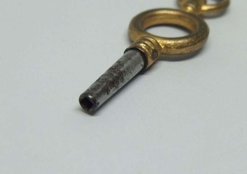 UNDER R100 - Collectable - Antique pocket watch key