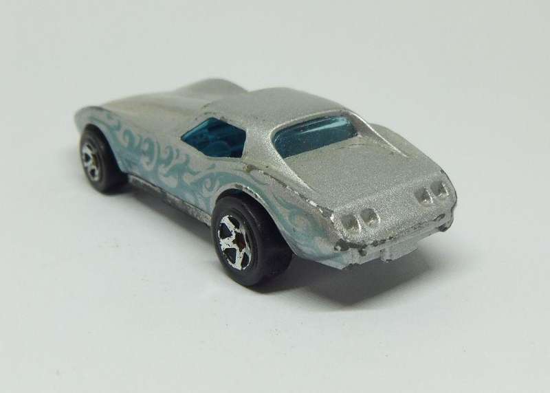 UNDER R100 - Collectable - 1975 die cast metal Hot Wheels Corvette