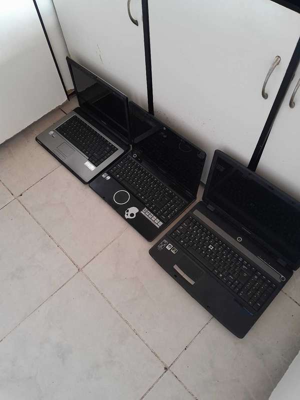 Job lot x3 laptop non working