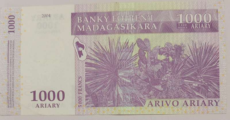 MADAGASCAR 1000 ARIARY BANKNOTE