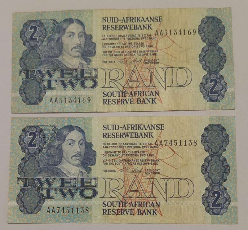 CL STALS 2 x R2 "AA" BANKNOTES