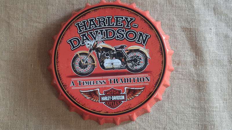 "HARLEY-DAVIDSON VINTAGE THEMED" REPRODUCTION "BOTTLE CAP" ROUND METAL HANGING SIGN