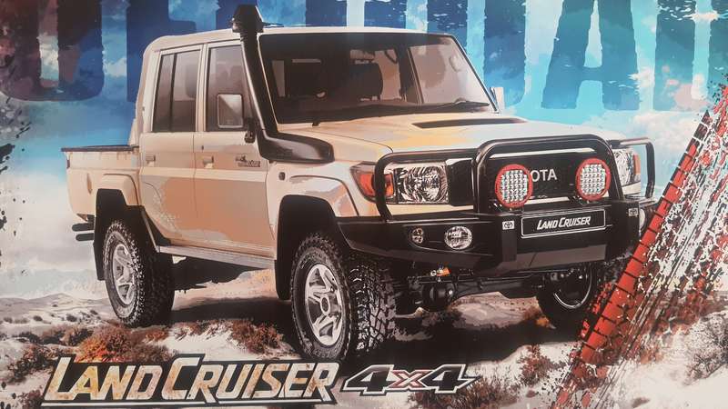 TOYOTA LAND CRUISER 4 X 4, DECORATIVE PRINT ON WOOD (LARGE)