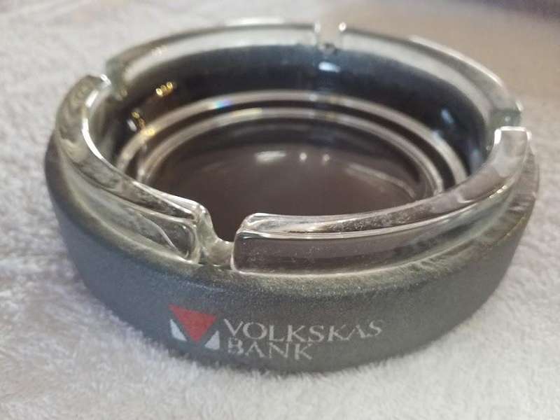 VOLKSKAS BANK MEMORABILIA - GLASS & BRANDING ASHTRAY