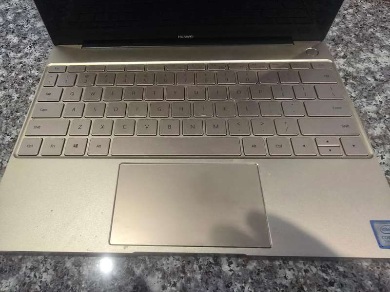 Huawei Matebook X | Core i7, 8GB Ram, 256GB SSD