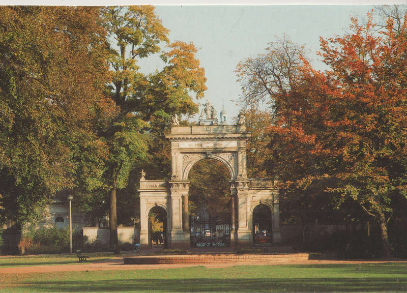 MINT POST CARD