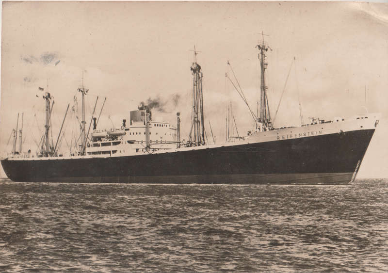 SHIPS OF THE WORLD POST CARDS REIFENSTEIN