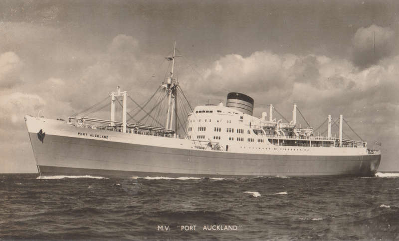 SHIPS OF THE WORLD POST CARDS PORT AUCKLAND