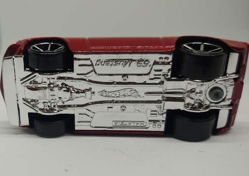 69 MUSTANG AS PER PHOTOS HOTWHEELS