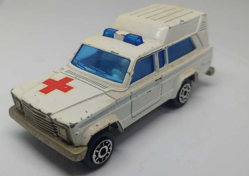 MAJORETTE AMBULANCE #269