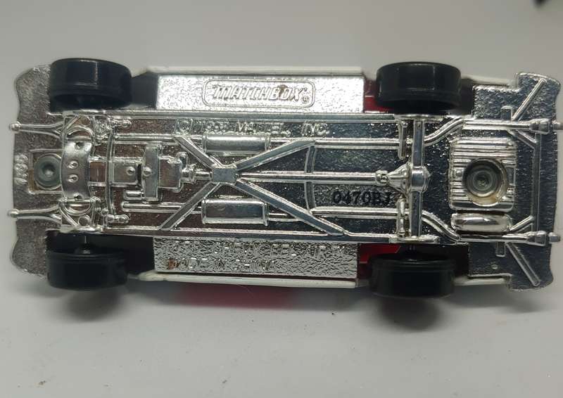COCA COLA MATCHBOX CHEVY 1955