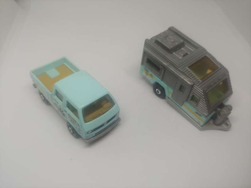 MATCHBOX VW TRANSPORTER CREW CAB AND CARAVAN