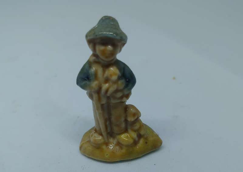 PORCELAIN CHILD WADE ENGLAND