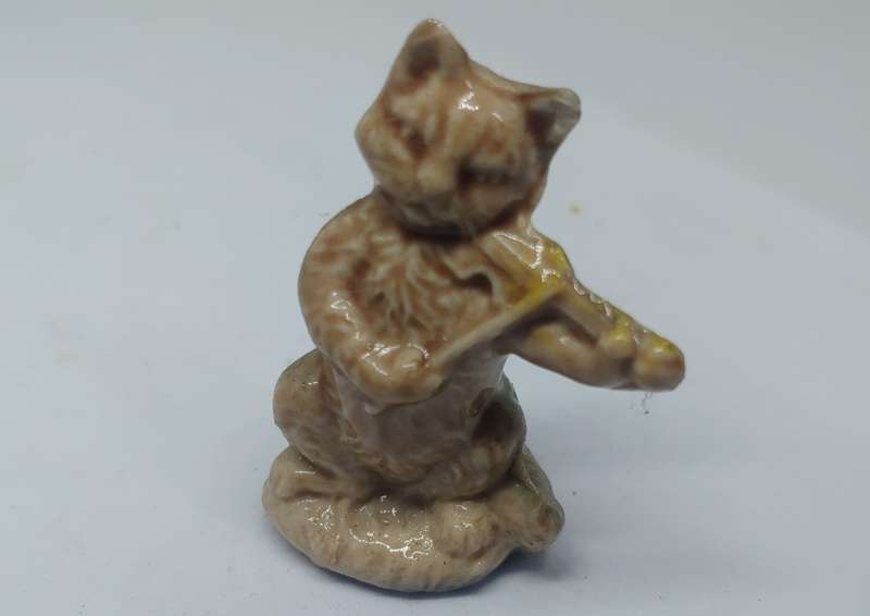PORCELAIN CAT  WADE ENGLAND