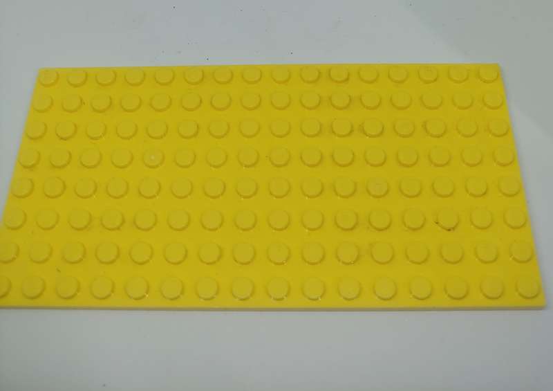 LEGO (U) 8X16 PALE YELLOW PLATE