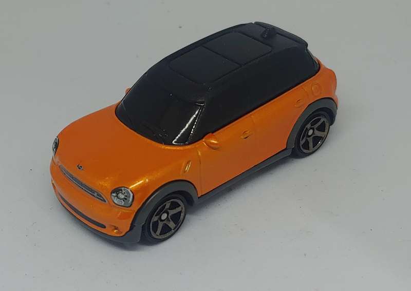 MATCHBOX MINI COOPER COUNTRYMAN