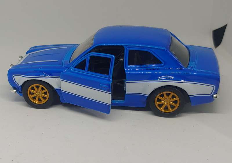 1974 FORD ESCOURT 1/43 JADA TOYS