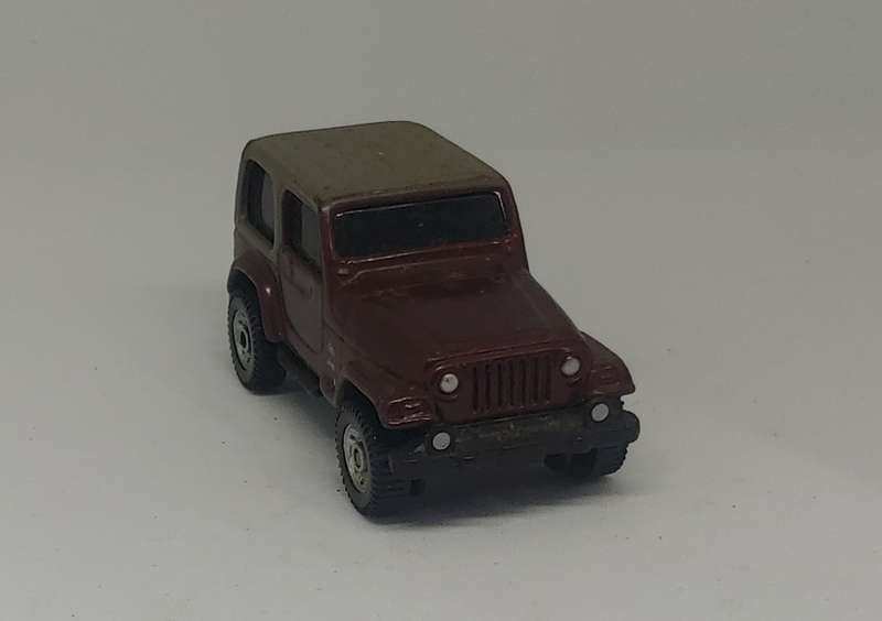 JEEP WRANGLER 1/64 MAISTO