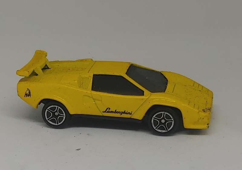 LAMBORGHINI COUNTACH LP 500 1/64 MATCHBOX