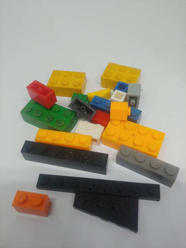 LEGO COMPATABE BLOCKS/BRICKS