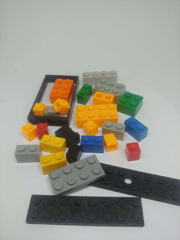 LEGO COMPATABE BLOCKS/BRICKS