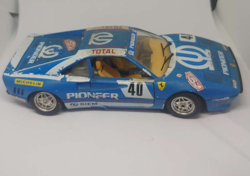 BURAGO FERRARI GTO 1/24 TAIL LIGHTS MISSING