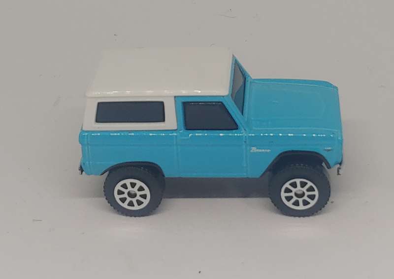 MAISTO 1966 FORD BRONCO 1/64