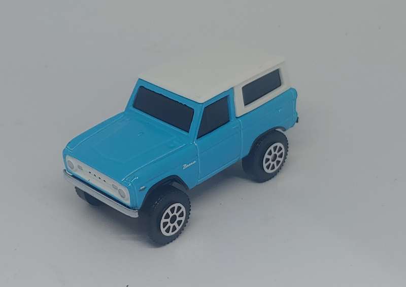 MAISTO 1966 FORD BRONCO 1/64