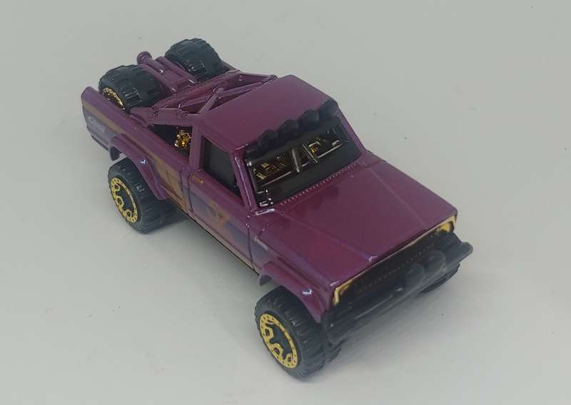 HOTWHEELS JEEP J10 HKG 61 1/64