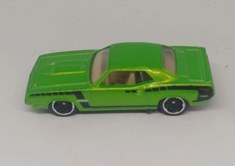 HOTWHEELS 2005 CHRYSLER 1/64
