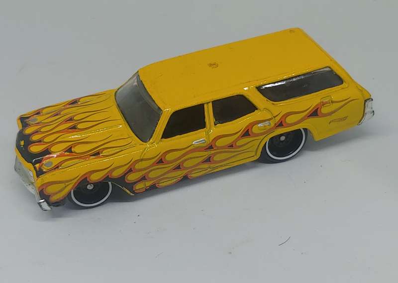 HOTWHEELS 70 CHEVEIIE SS WAGON 1/64