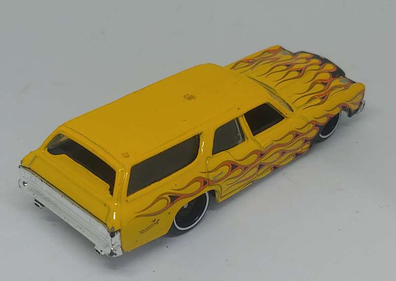 HOTWHEELS 70 CHEVEIIE SS WAGON 1/64