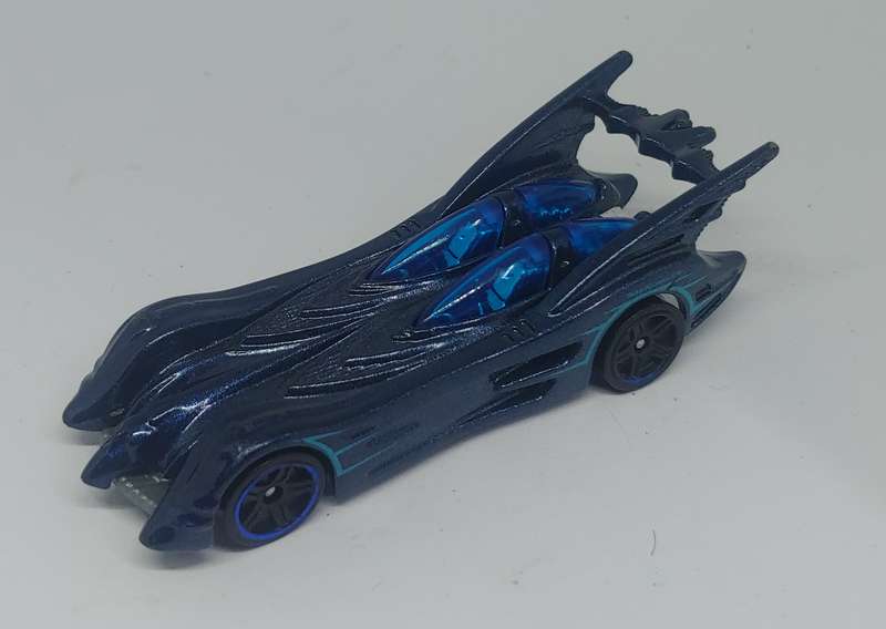 HOTWHEELS DC COMICS BATMOBILE 1/64