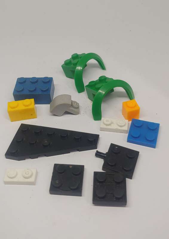 LEGO COMPATIBLE B,OCKS BRICKS AS IN PHOTO