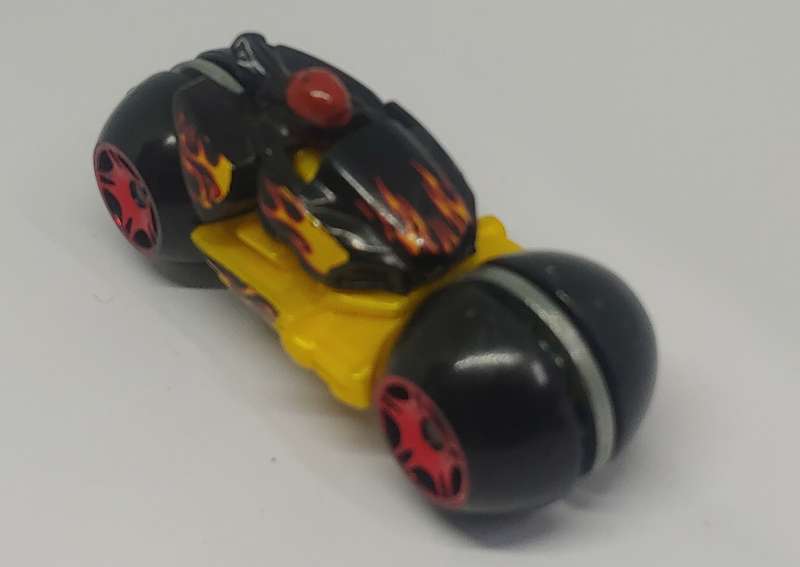 HOT WHEELS  1/64