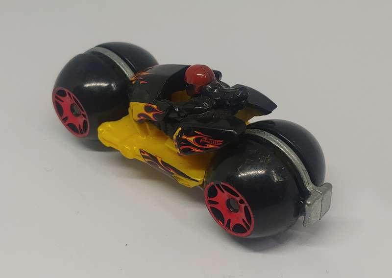 HOT WHEELS  1/64