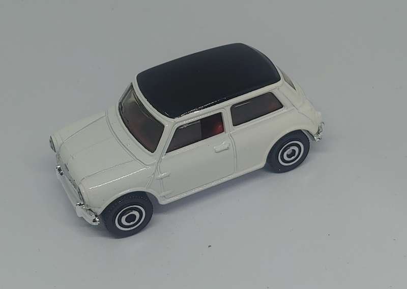 MATCHBOX AUSTIN MINI COOPER 1/64