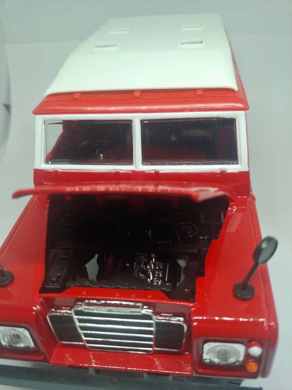 BURAGO LAND ROVER 1/24