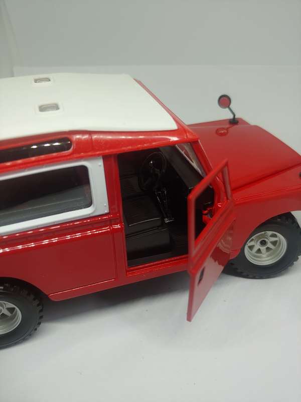 BURAGO LAND ROVER 1/24