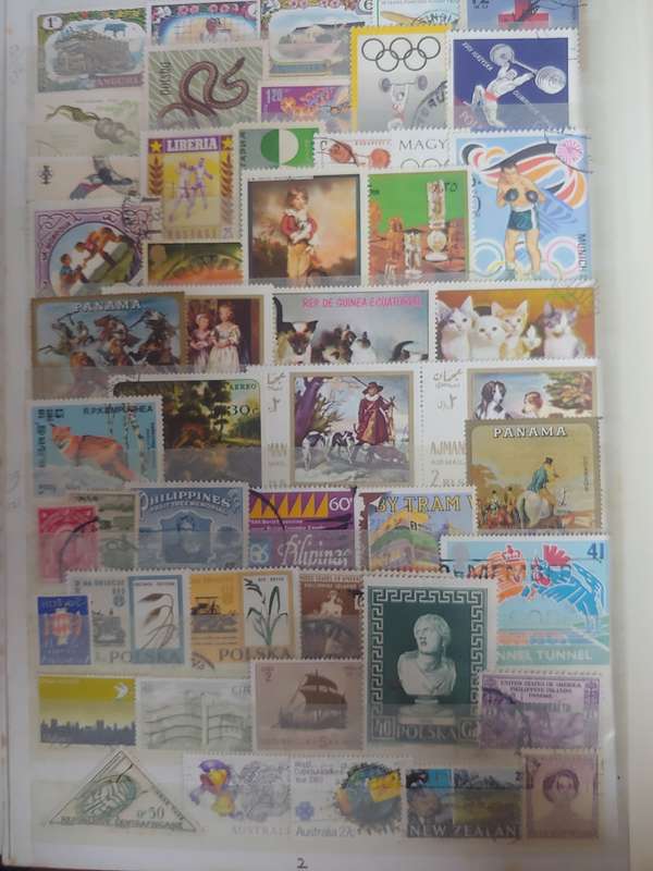 A4 DAVA ALBUM 16/32 PAGE MIXED WORLD NOT CHECKED SOME GREAT STAMPS