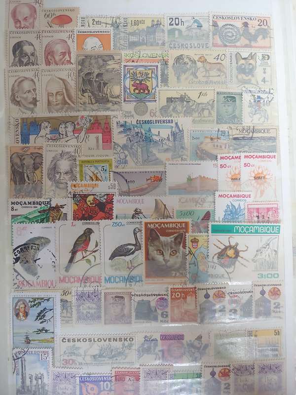 A4 DAVA ALBUM 16/32 PAGE MIXED WORLD NOT CHECKED SOME GREAT STAMPS