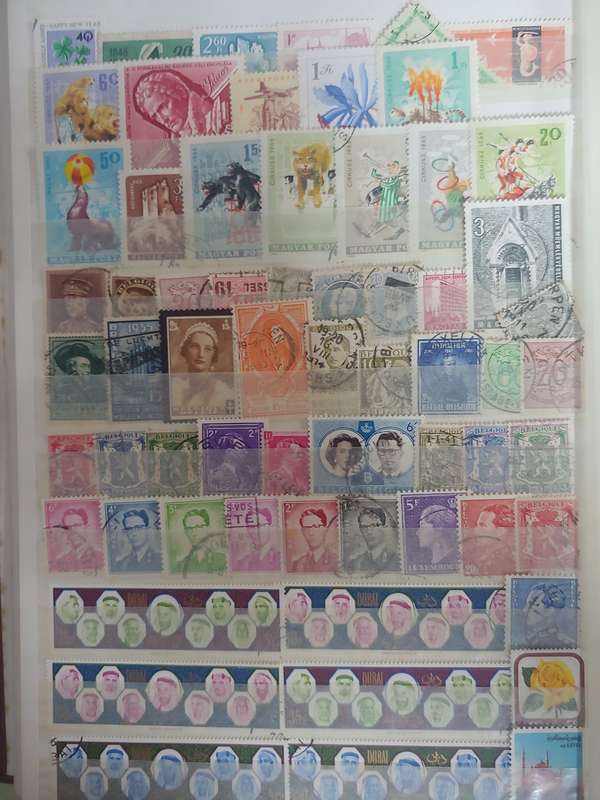 A4 DAVA ALBUM 16/32 PAGE MIXED WORLD NOT CHECKED SOME GREAT STAMPS
