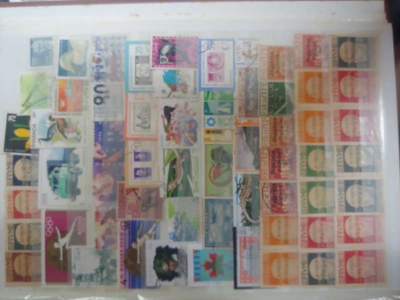 A4 DAVA ALBUM 16/32 PAGE MIXED WORLD NOT CHECKED SOME GREAT STAMPS