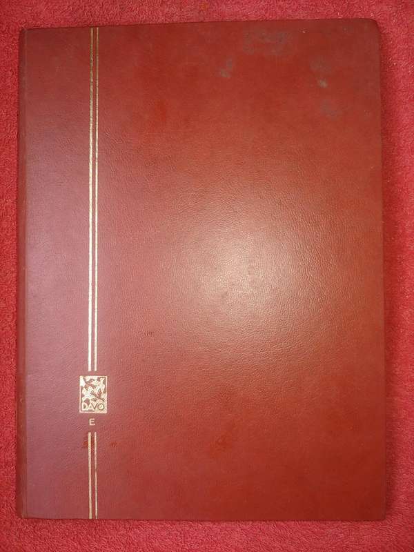 USED A4 DAVO STOCKBOOK FULLI LOADED WITH WORLD STAMPS 8/16 PAGES