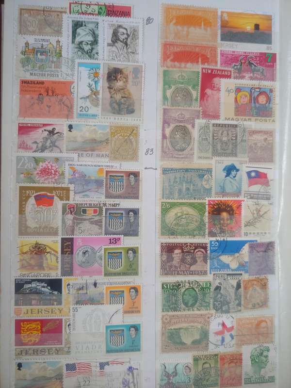 USED A4 DAVO STOCKBOOK FULLI LOADED WITH WORLD STAMPS 8/16 PAGES