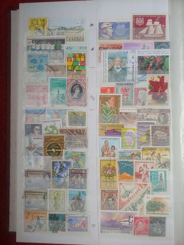 USED A4 DAVO STOCKBOOK FULLI LOADED WITH WORLD STAMPS 8/16 PAGES