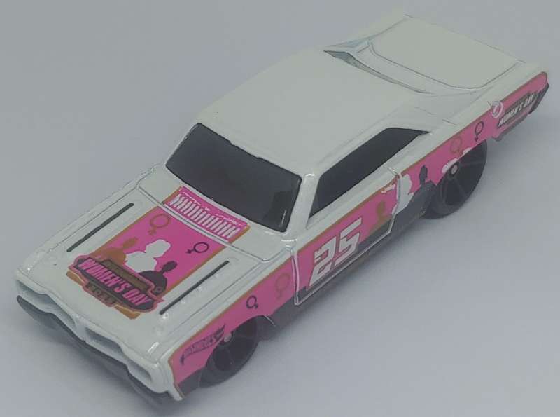 HOT WHEELS 74 BRAZILIAN DODGE CHARGER 1/64