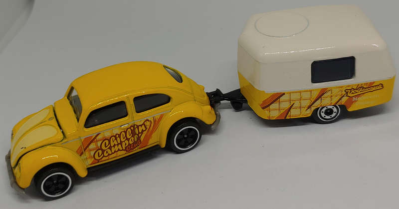 MAJORETTE VOLKSWAGEN BEETLE WITH CAMPER 1/64