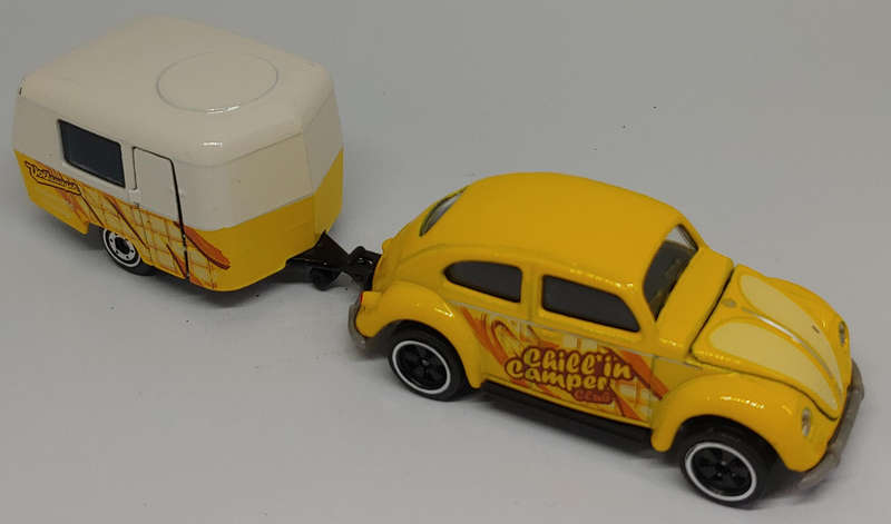 MAJORETTE VOLKSWAGEN BEETLE WITH CAMPER 1/64